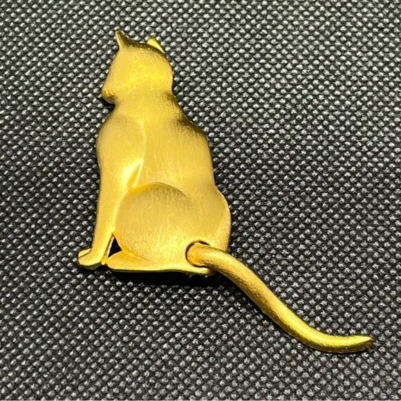 Vintage JJ Jonette Matte Gold Tone Cat Back with Articulating Tail Pin Brooch 3" - Picture 1 of 4